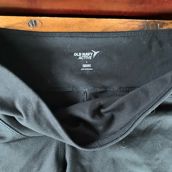 Active by old navy athletic shorts size large - Picture 4 of 9